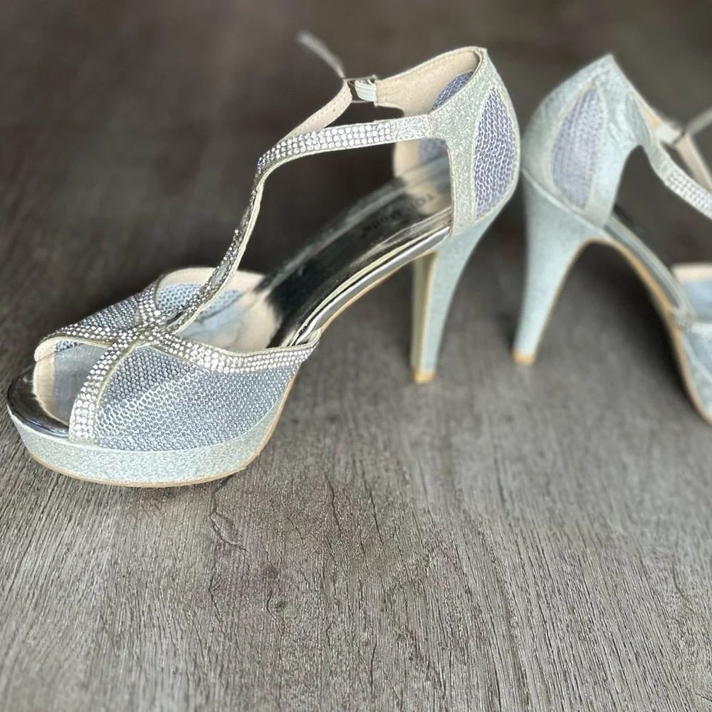 Top Moda silver platform sandal heels, women’s size 8